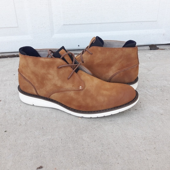 Kenneth Cole - Picture 1 of 3